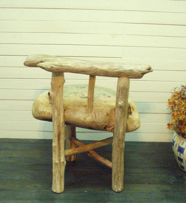 ガーデン椅子型飾り台 - 流木アートのレットイットビー