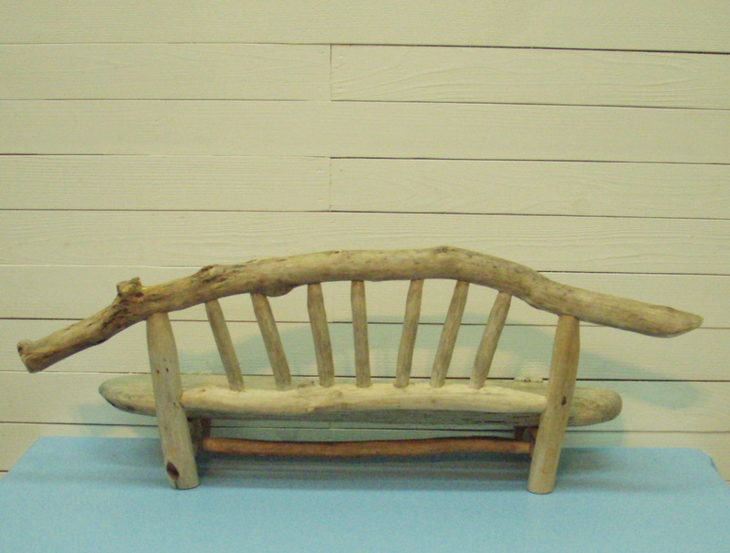 画像: 流木ベンチ型飾り台