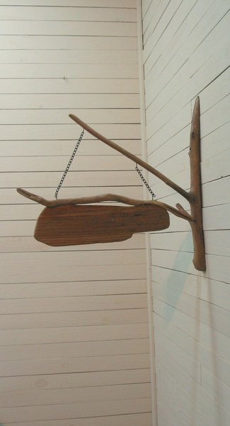 画像: 流木壁掛け表示ボード