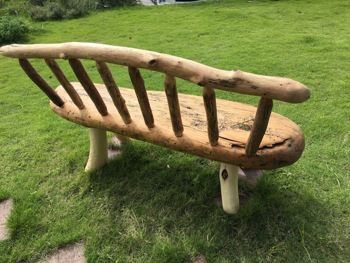福岡県 N 様のオリジナル大型流木ベンチのご利用状況 - 流木アートの