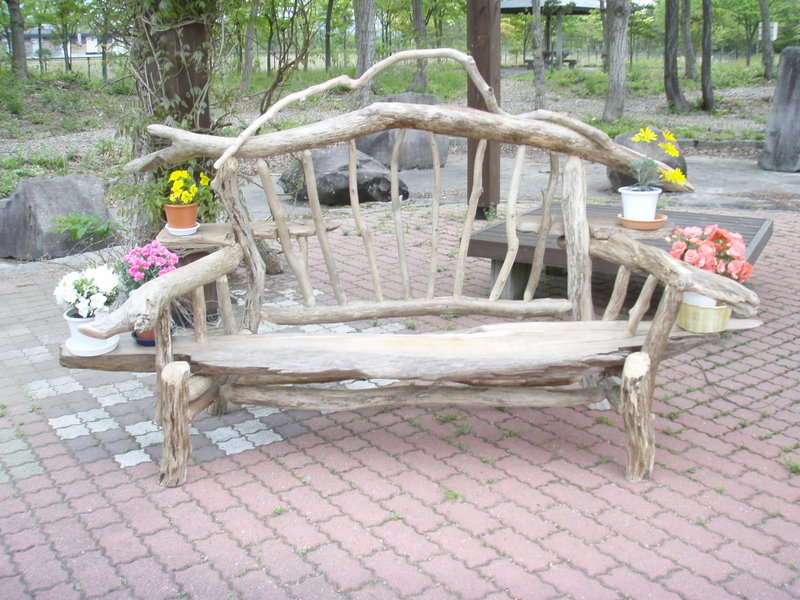 画像: ベンチ（飾り棚付き）３人掛用　流木ケヤキ座板